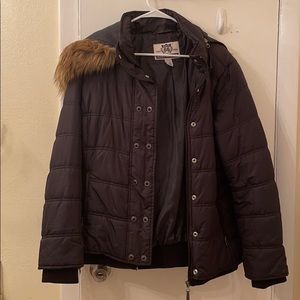 Puffy jacket with removable hood